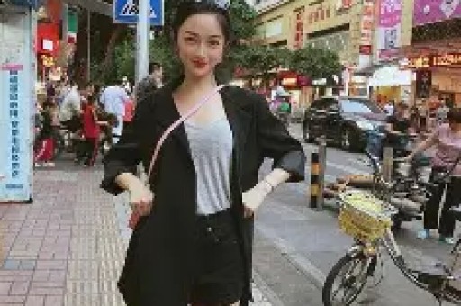热搜爆了！谢娜演唱会后台花海刷屏肖战粉色花篮看哭全网