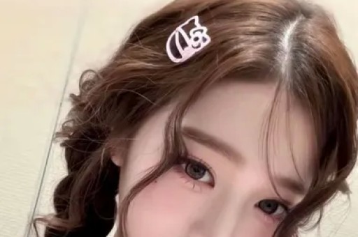 深夜热搜炸锅:27岁宋祖儿被疑小号曝光刘宇宁恋情登顶热搜工作室一句话引悬念-第1张图片- 深夜热搜炸锅:27岁宋祖儿被疑小号曝光刘宇宁恋情登顶热搜工作室一句话引悬念-第1张图片-