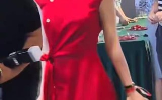 全场只有她当真了！迪丽热巴听到周星驰女儿瞬间瞳孔地震徐娇红裙起身全场泪目